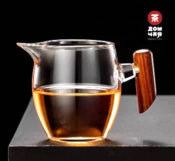 Чахай из стекла с ручкой из дерева, 350 мл.